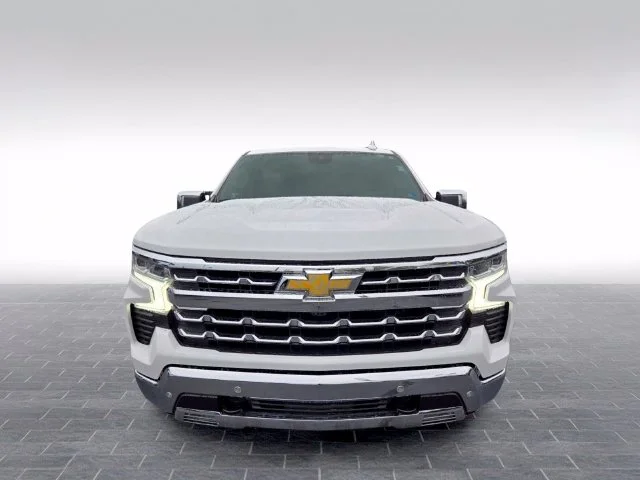 Used 2025 White Chevrolet LTZ image 2