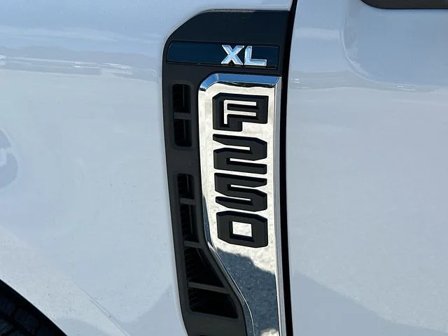 New 2026 Oxford White Ford XL image 15