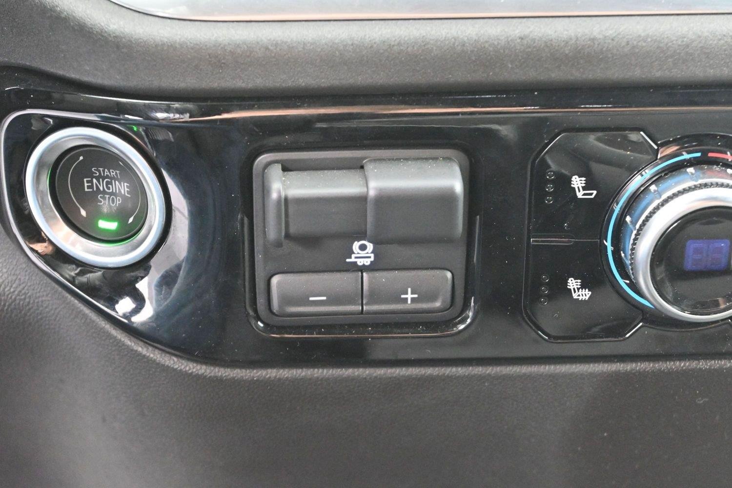 Used 2025 Onyx Black GMC Elevation image 24