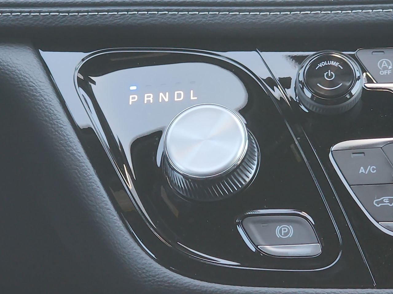 2026 Chrysler Pacifica Select - Photo 18