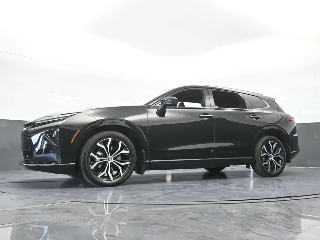 Used 2025 Black Toyota XLE image 63
