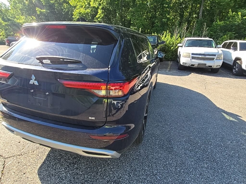 Used 2024 Blue Mitsubishi SE image 7