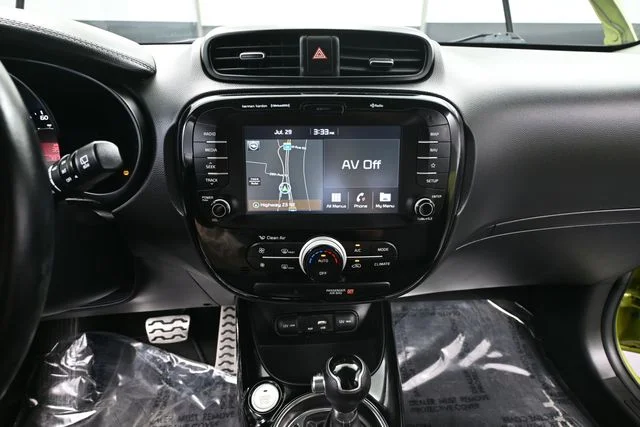 Used 2019 Green Kia Plus image 32