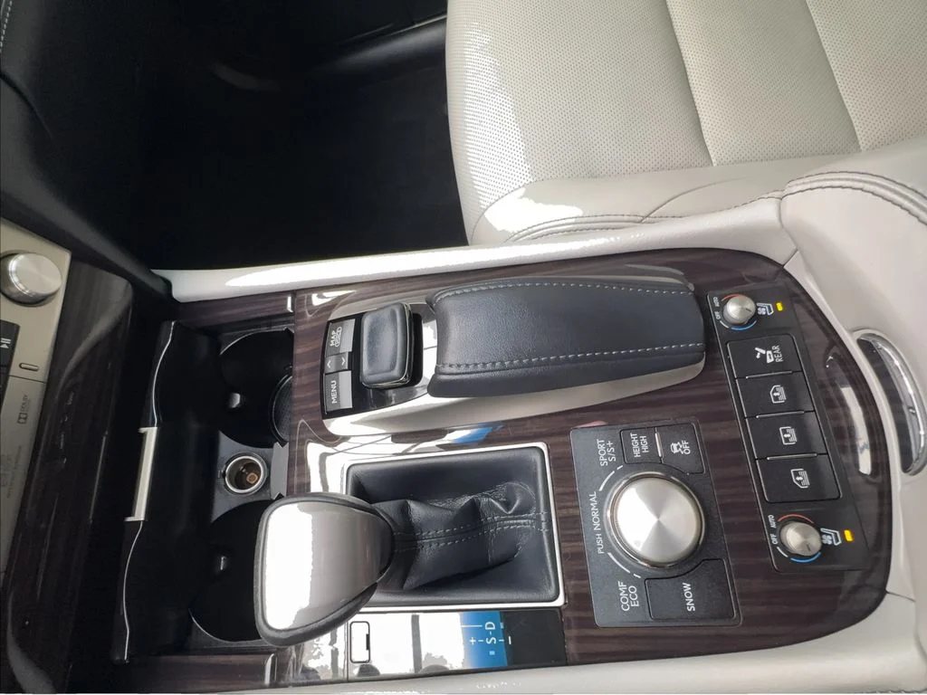 Used 2015 Black Lexus 460 image 48