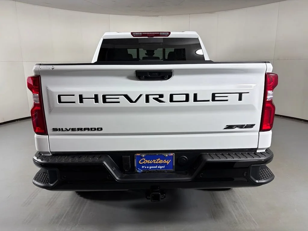 New 2026 Summit White Chevrolet ZR2 image 8