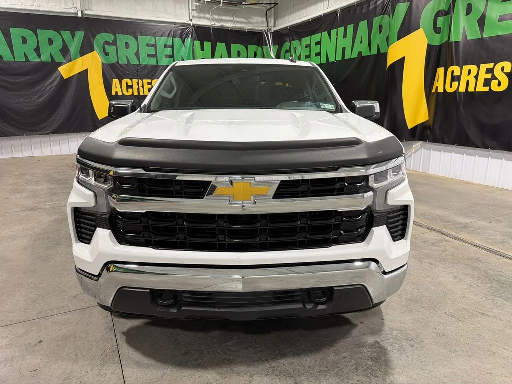 Used 2025 Summit White Chevrolet LT image 14