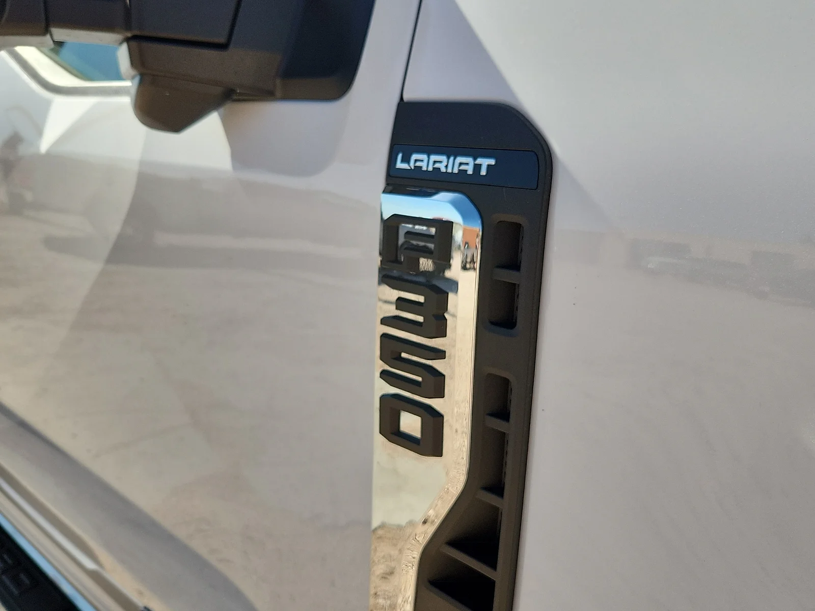 New 2026 Oxford White Ford Lariat image 10