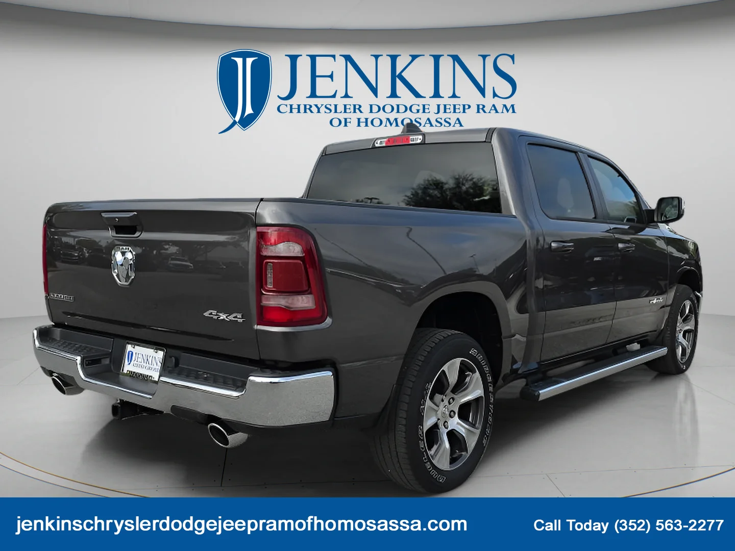 Used 2023 Granite Crystal Metallic Clearcoat Ram Laramie image 4