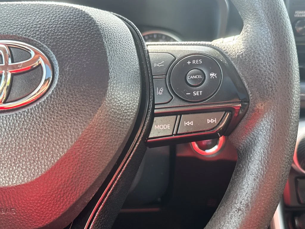 Used 2021 Silver Toyota XLE image 22