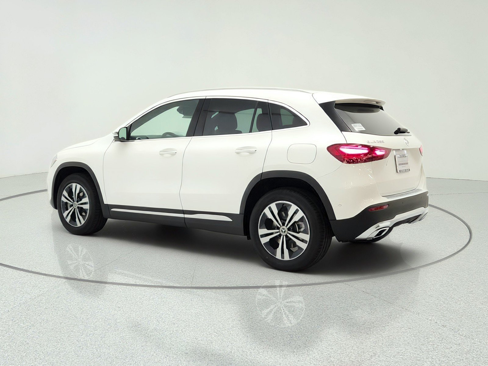 New 2026 Polar White Mercedes-Benz GLA 250 SUV image 22