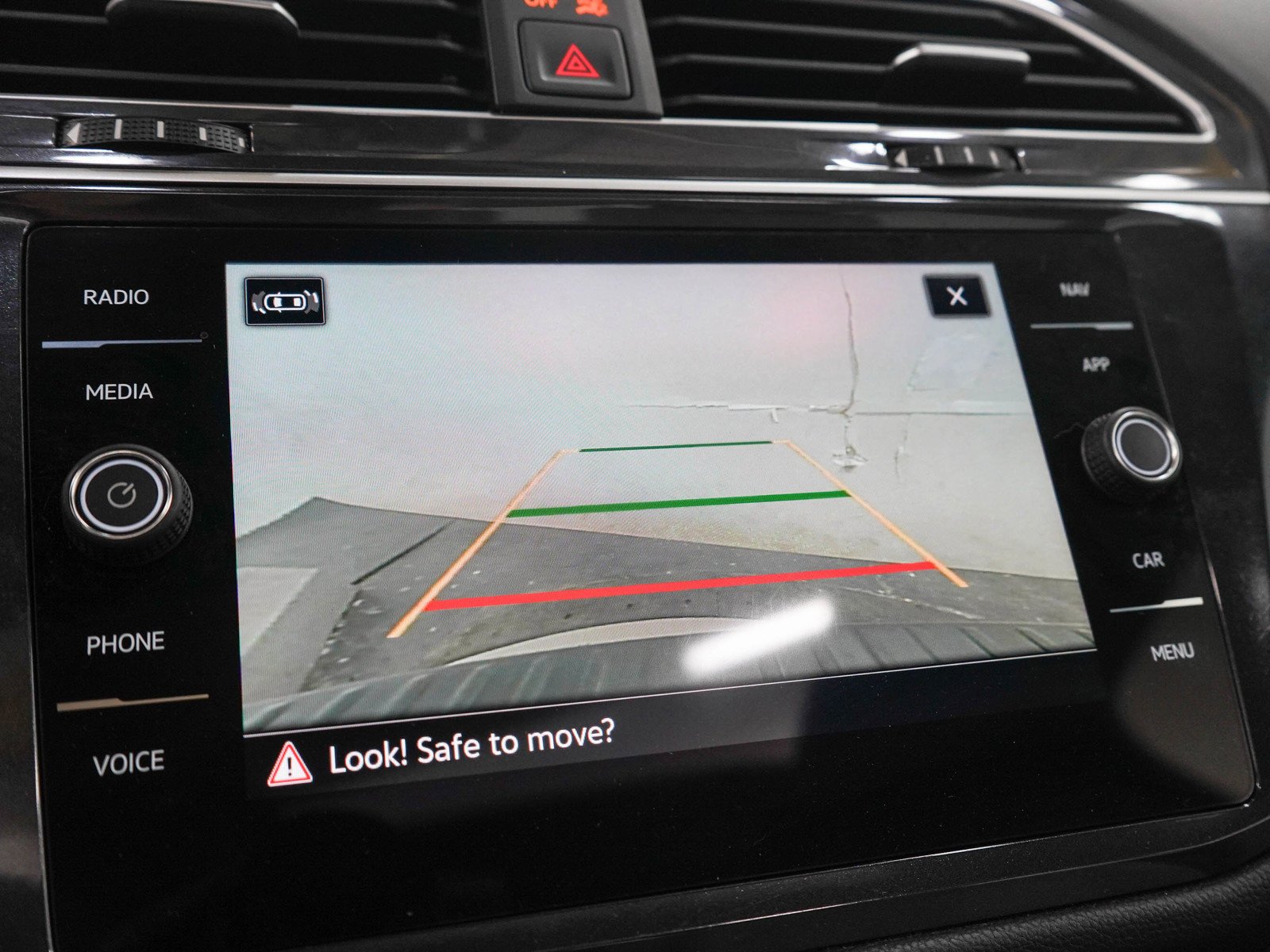 Used 2024  Volkswagen SEL R-Line image 29