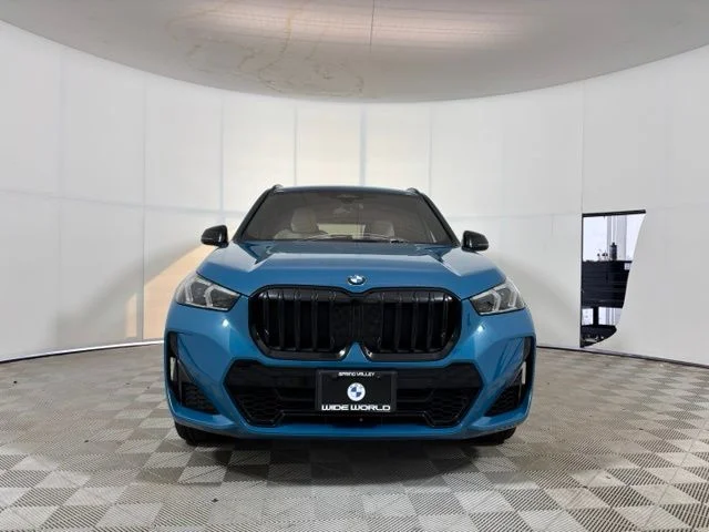 Used 2023 Blue Bay Lagoon Metallic BMW xDrive28i image 2