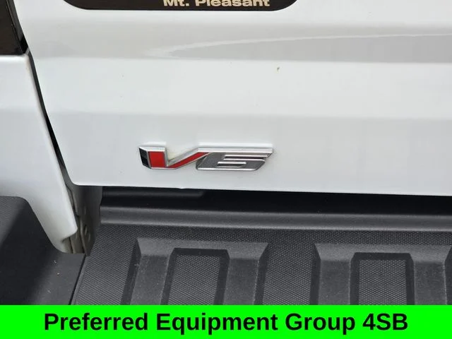 Used 2022 White GMC AT4 w/Cloth image 10