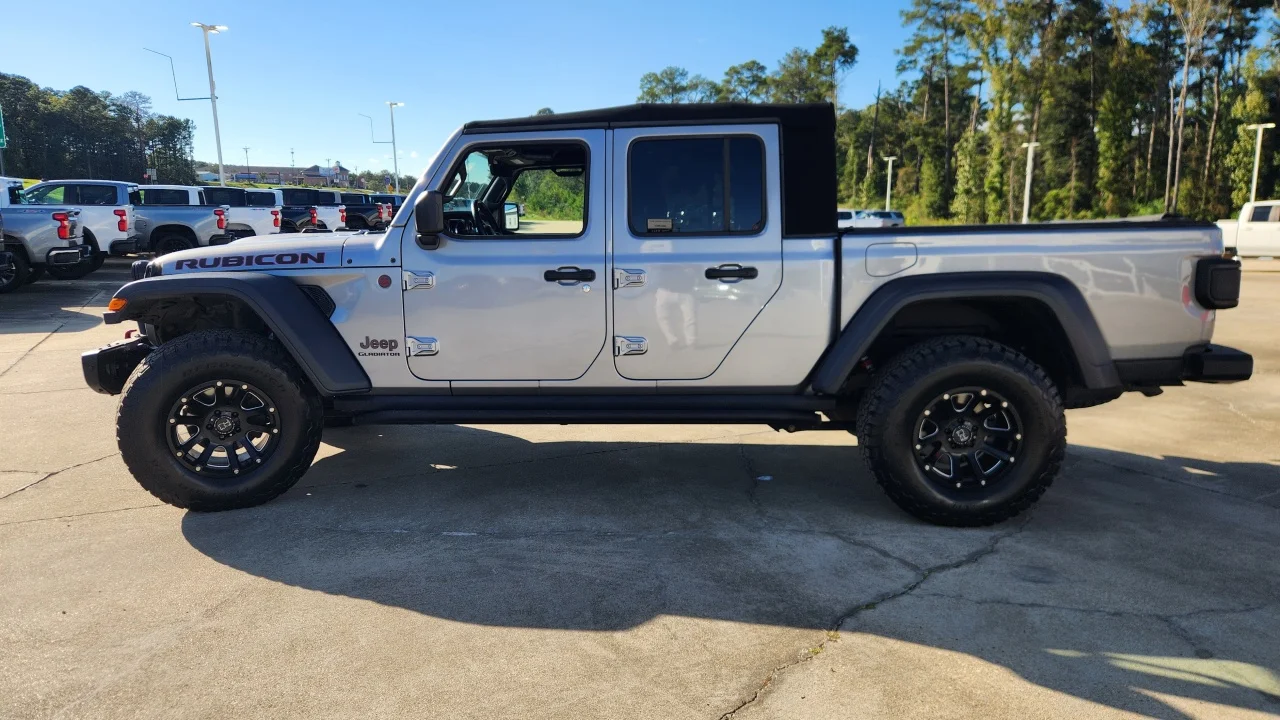 Used 2020 Silver Jeep Rubicon image 7