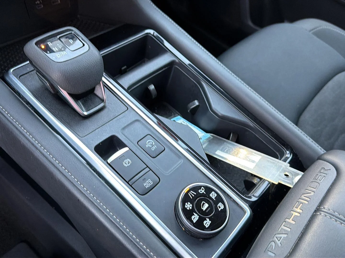 2025 Nissan Pathfinder SV - Photo 29