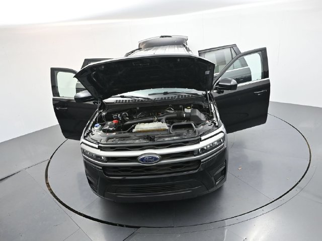 Used 2024 Black Ford XLT image 26