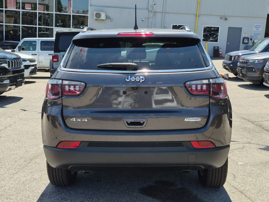 Used 2024 Gray Jeep Latitude image 7
