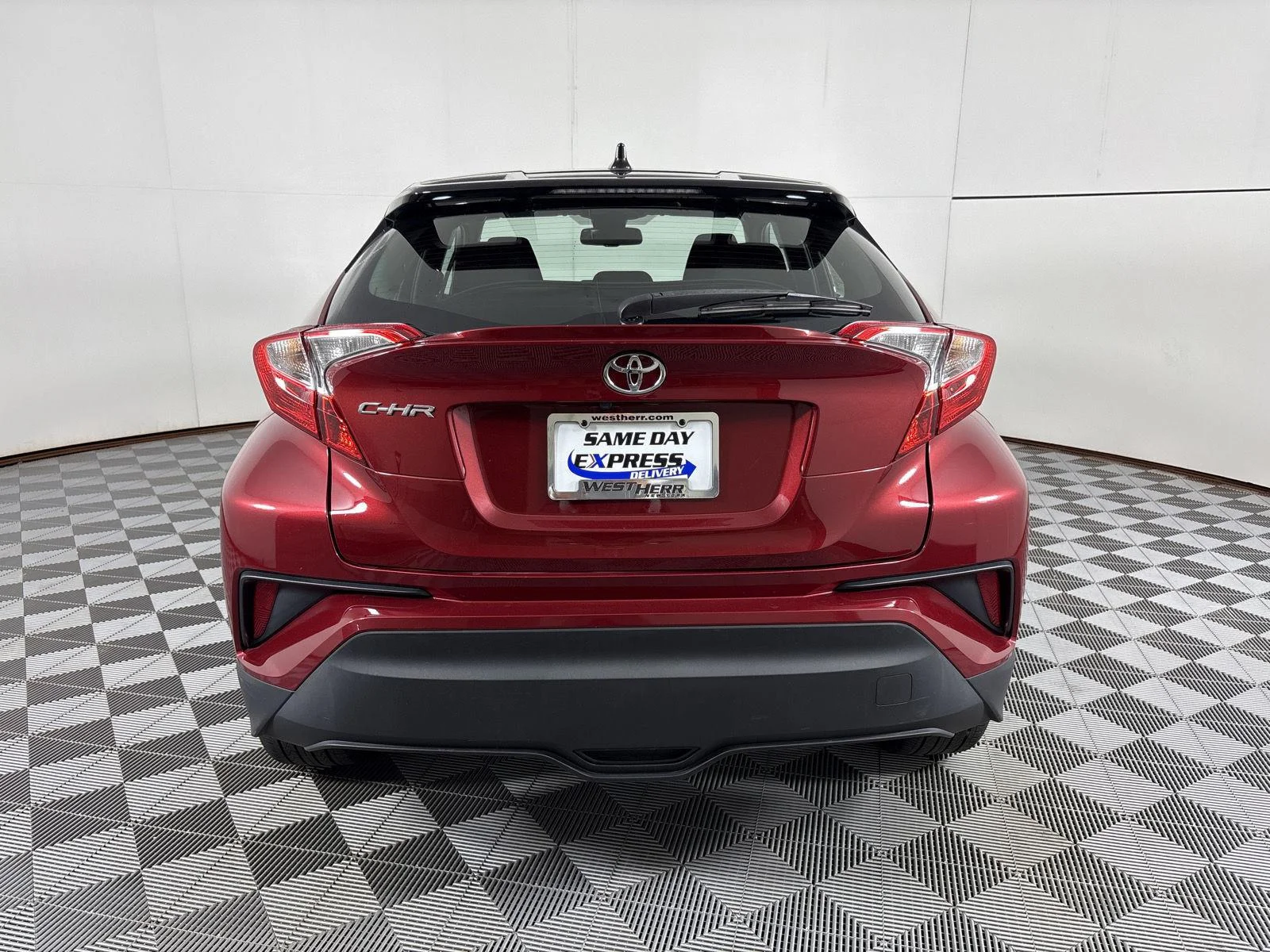 Used 2019 Ruby Flare Pearl w/Black Roof Toyota XLE image 17