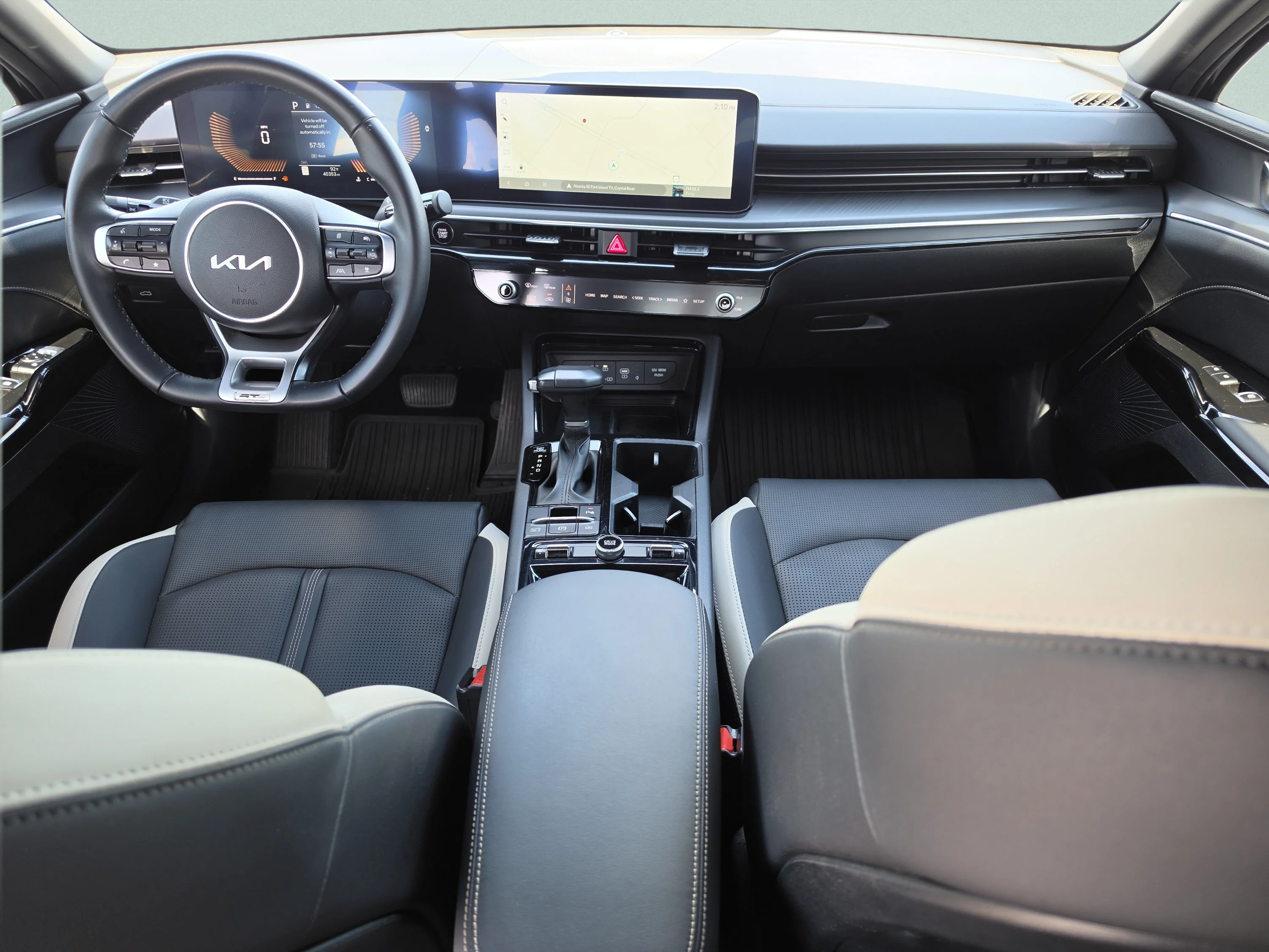 Used 2025 Aurora Black Pearl Kia GT-Line image 18