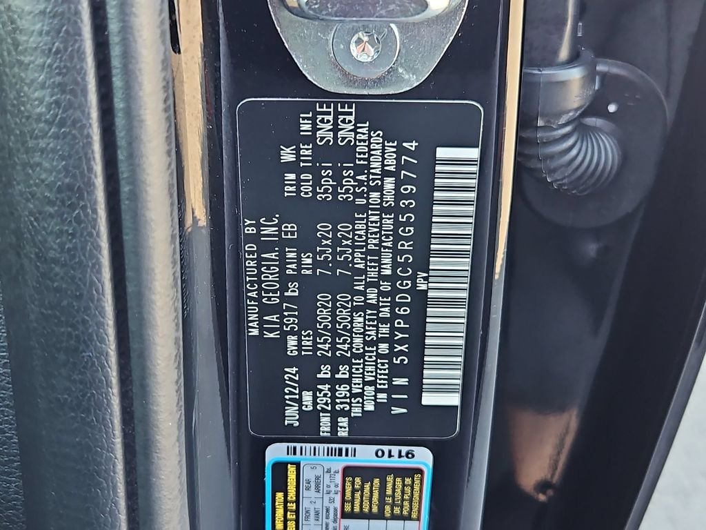 Used 2024 Black Kia S image 32