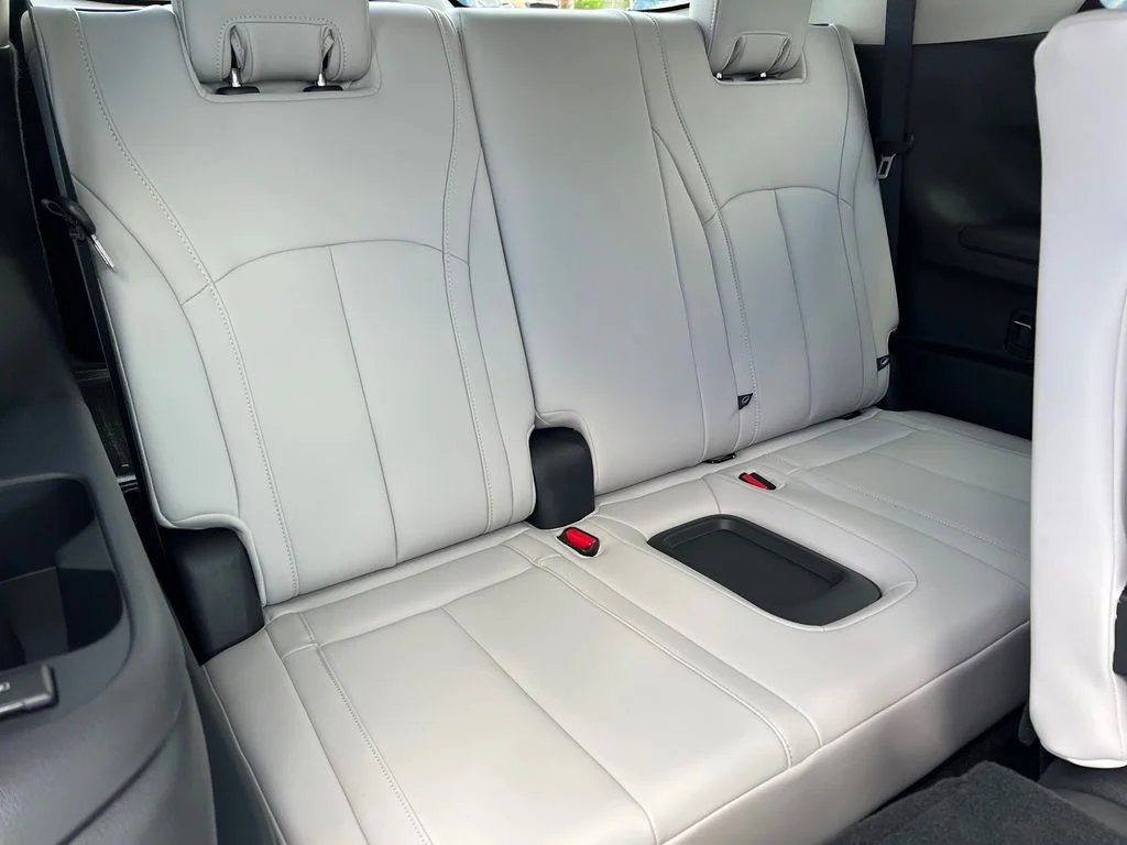 New 2027 RADIANT WHITE INFINITI Luxe FWD image 18