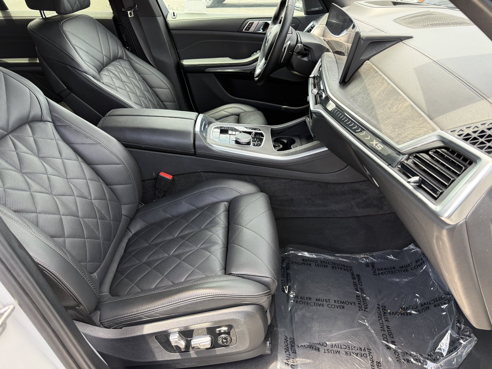 Used 2024 White Metallic BMW sDrive40i image 16