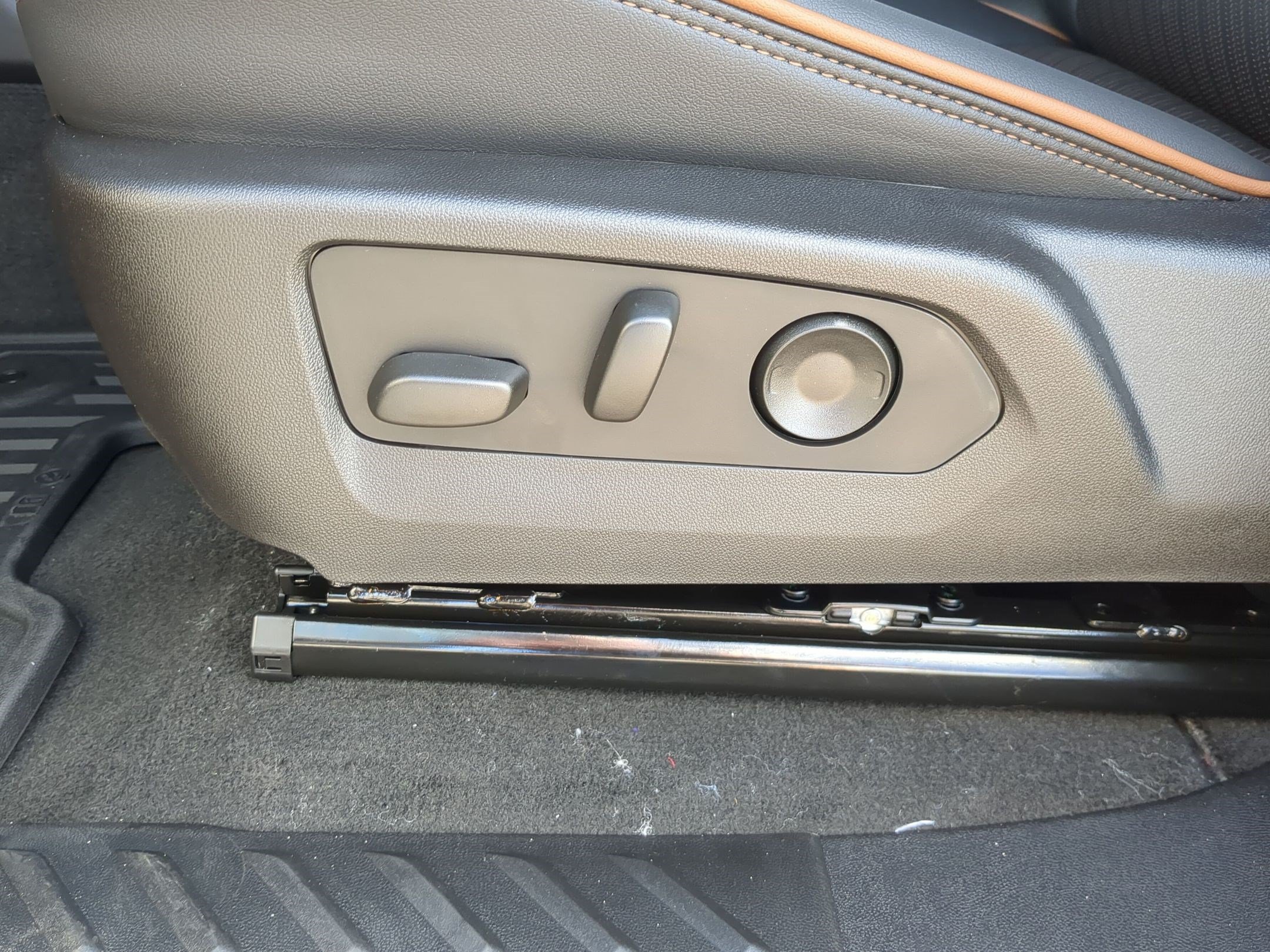 2026 GMC Canyon AT4 - Photo 14