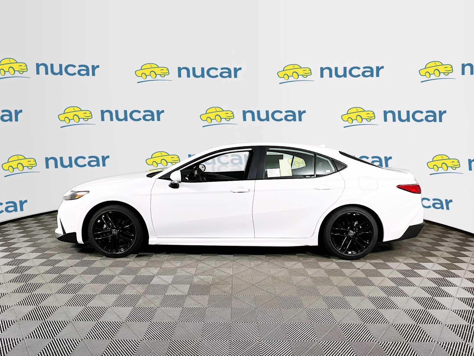 New 2026 Ice Cap Toyota SE image 4