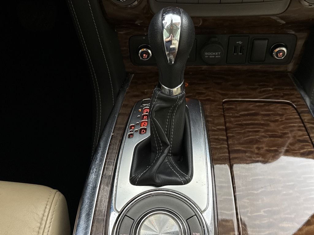 Used 2020 White Nissan Platinum image 19