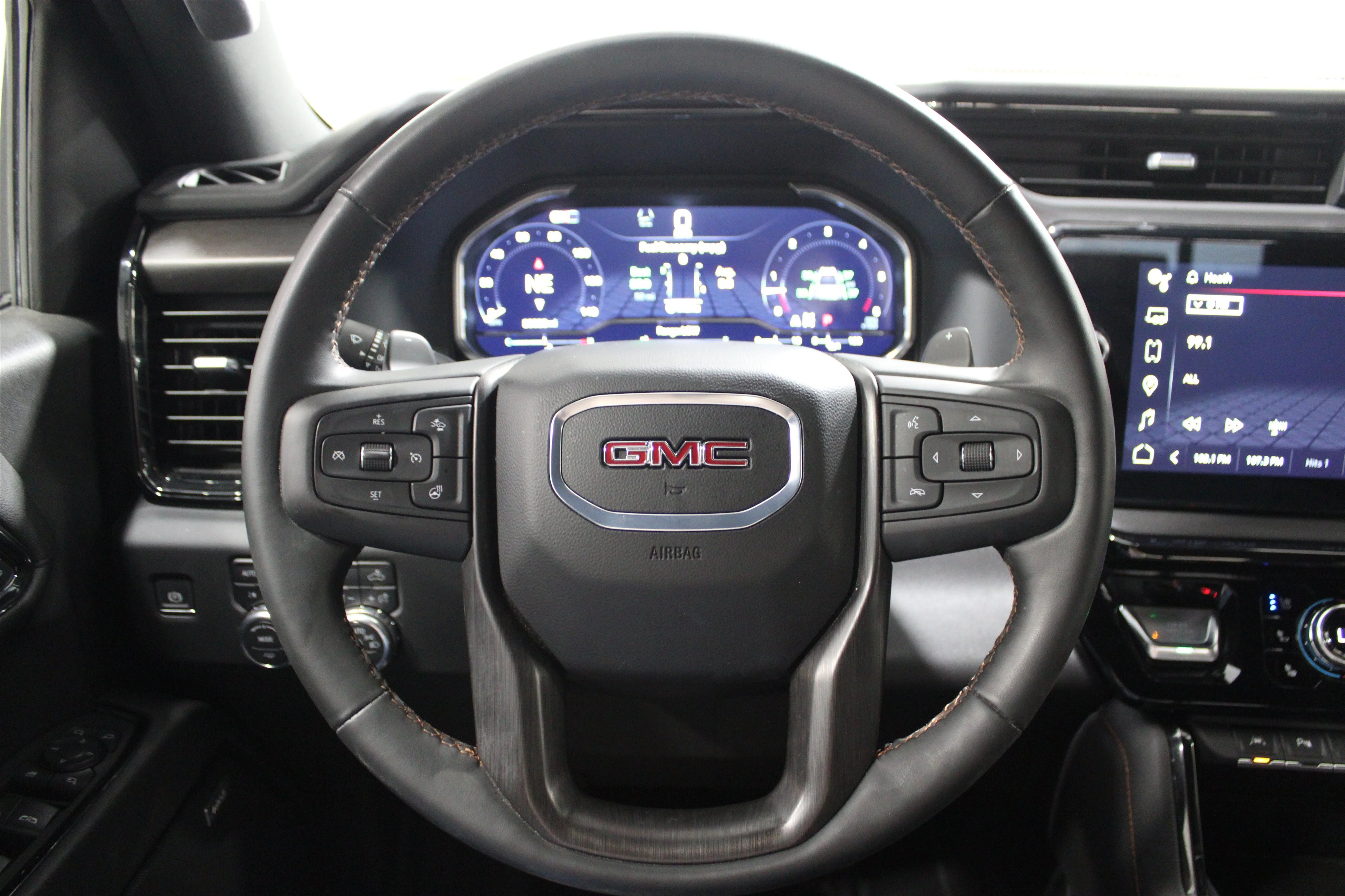 2024 GMC Sierra 1500 AT4 - Photo 9