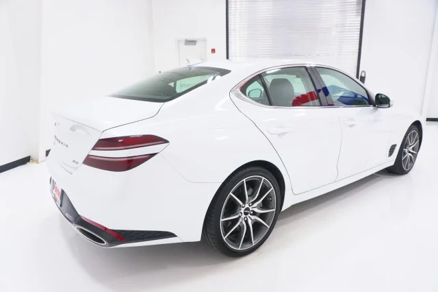 Used 2025  Genesis 2.5T image 7