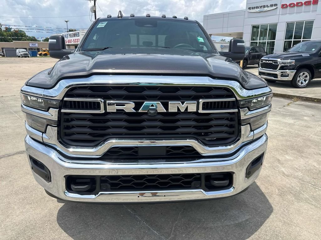 New 2026 Granite Crystal Metallic Clear-Coat Exterior Paint RAM Tradesman image 7