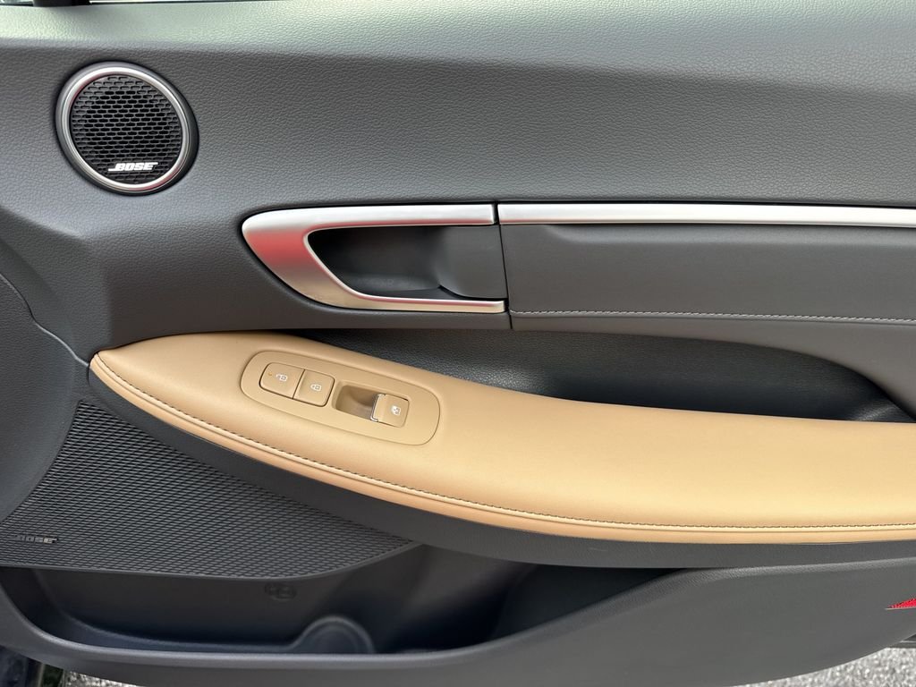 2025 Hyundai Sonata Hybrid Limited - Photo 14