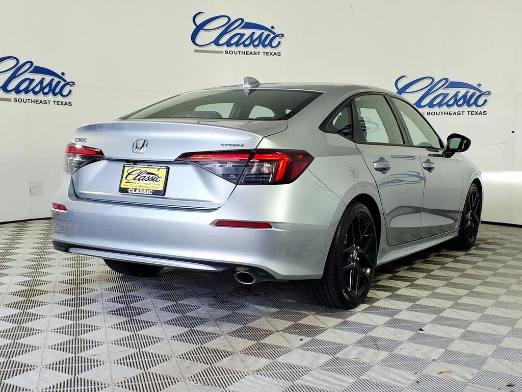 Used 2025  Honda Sport image 6