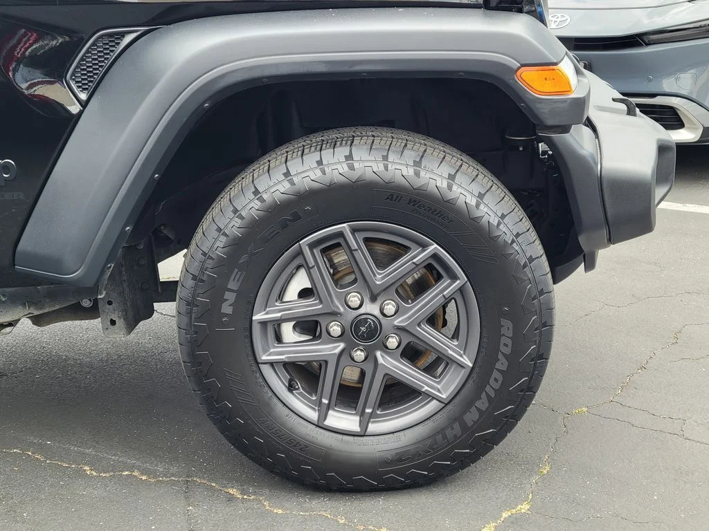 Used 2025 Black Jeep Sport S image 29
