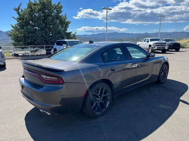 Used 2022 Granite Pearlcoat Dodge SXT image 8