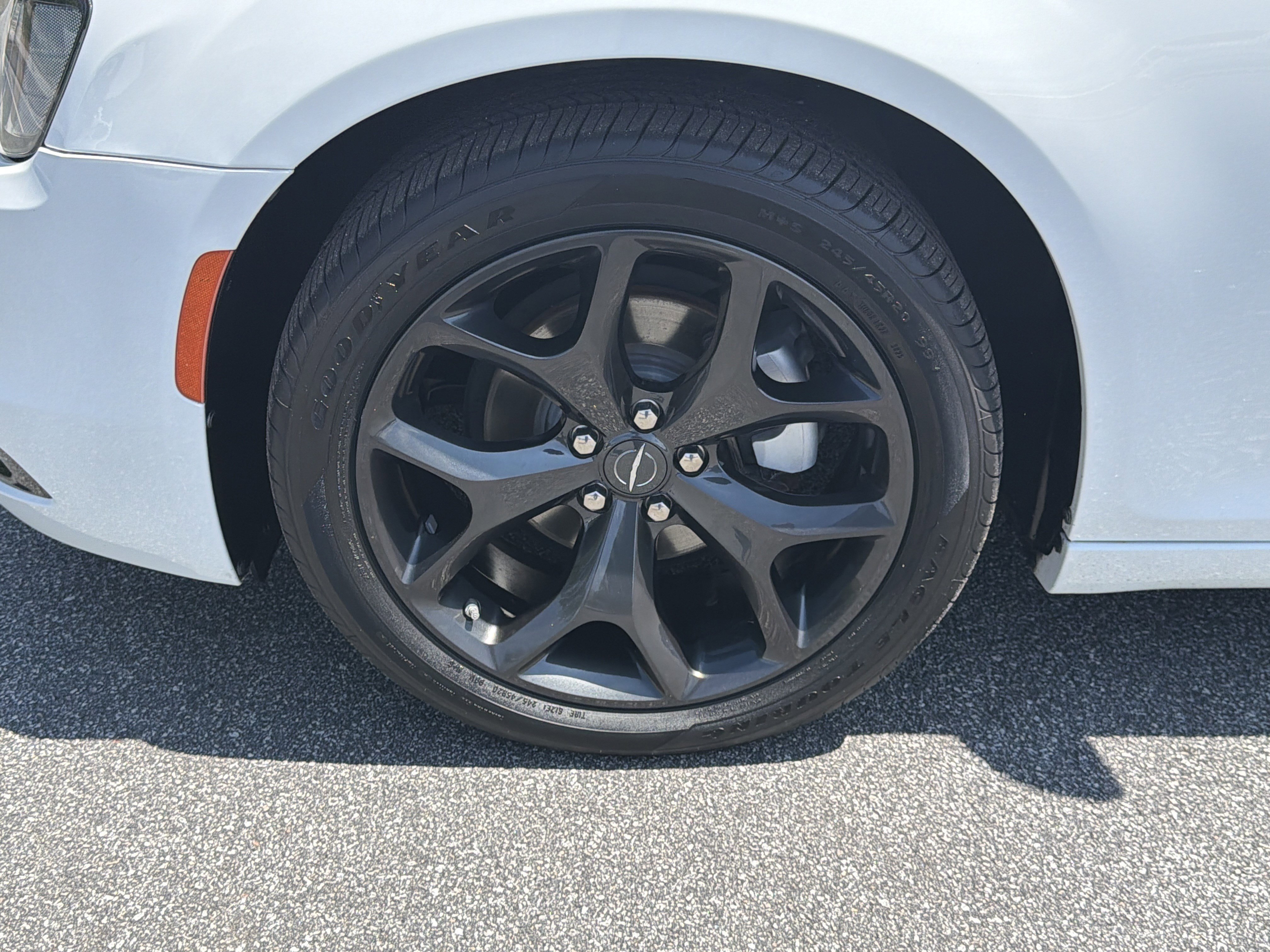 Used 2022 Bright White Clearcoat Chrysler Touring image 21