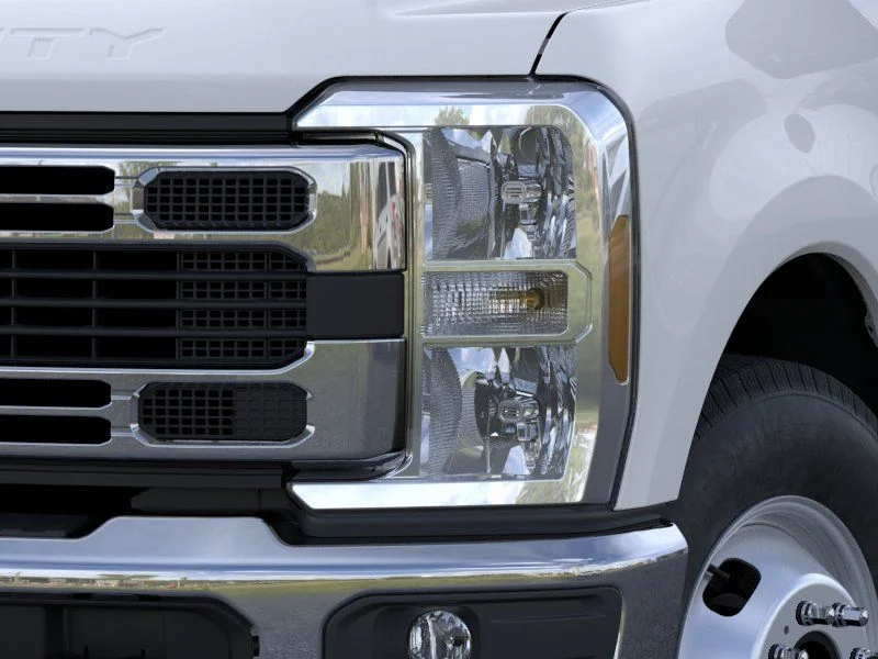 New 2026 Oxford White Ford XL image 18
