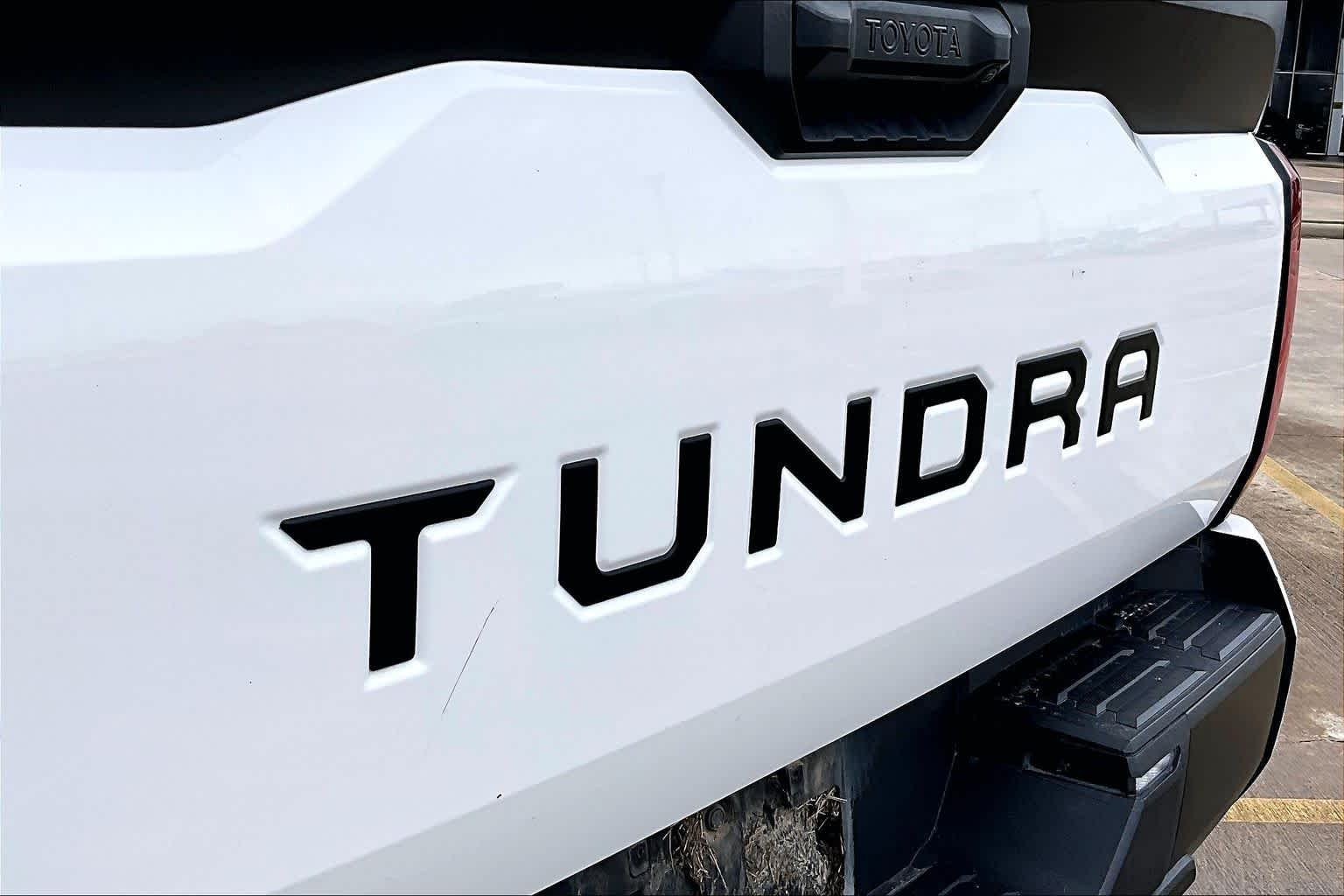 Used 2023 Ice Cap Toyota SR5 image 30