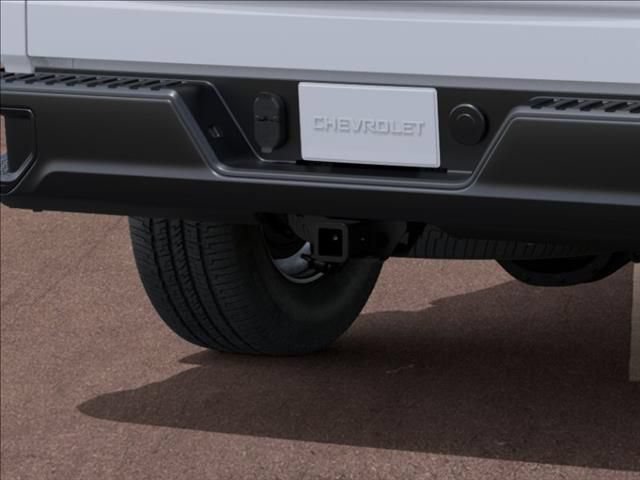 New 2026 Summit White Chevrolet WT image 14