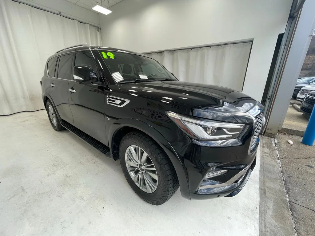 Used 2019 Black INFINITI LUXE image 3