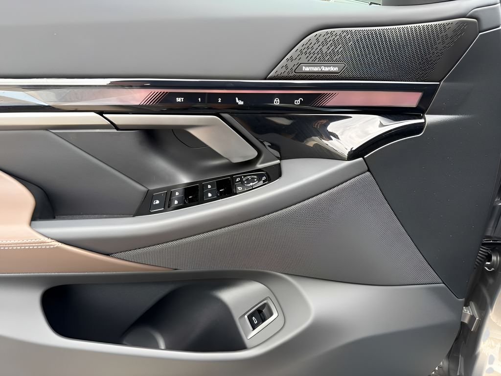 New 2027 Oxide Grey Metallic BMW 530i image 12