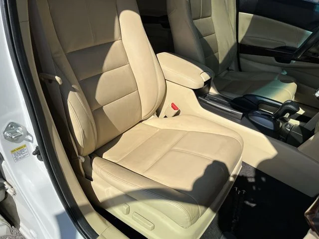 Used 2011  Honda EX-L image 26