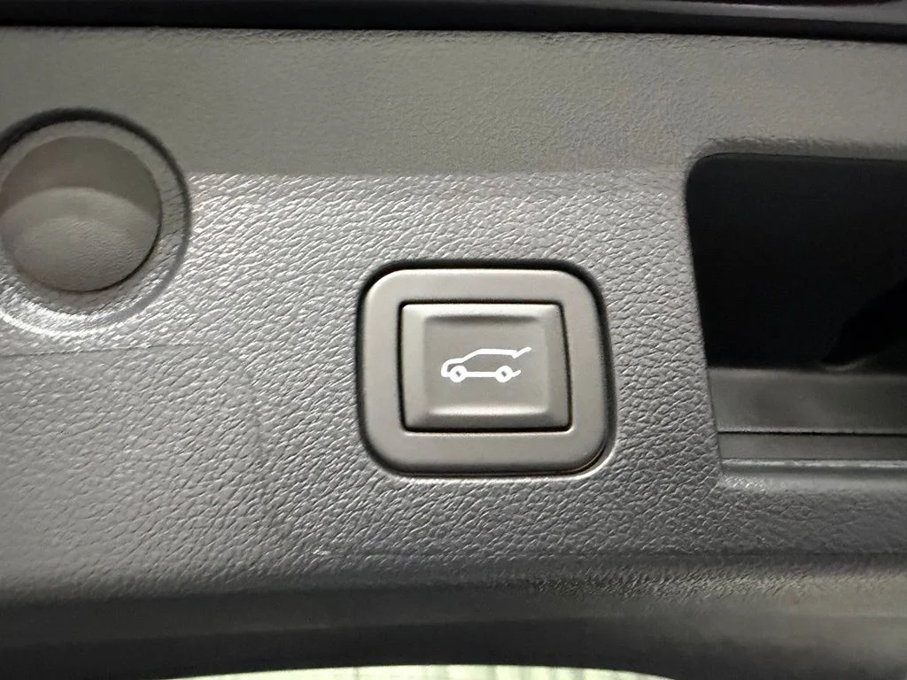 2027 Chevrolet Equinox RS - Photo 36
