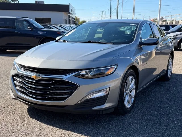 Used 2025 Sterling Gray Metallic Chevrolet LT image 9