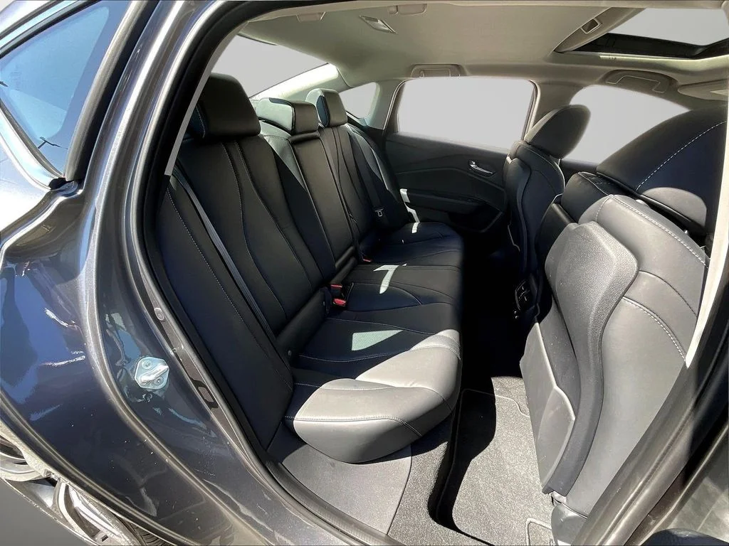 Certified Used 2025 Liquid Carbon Metallic Acura Technology Package image 25
