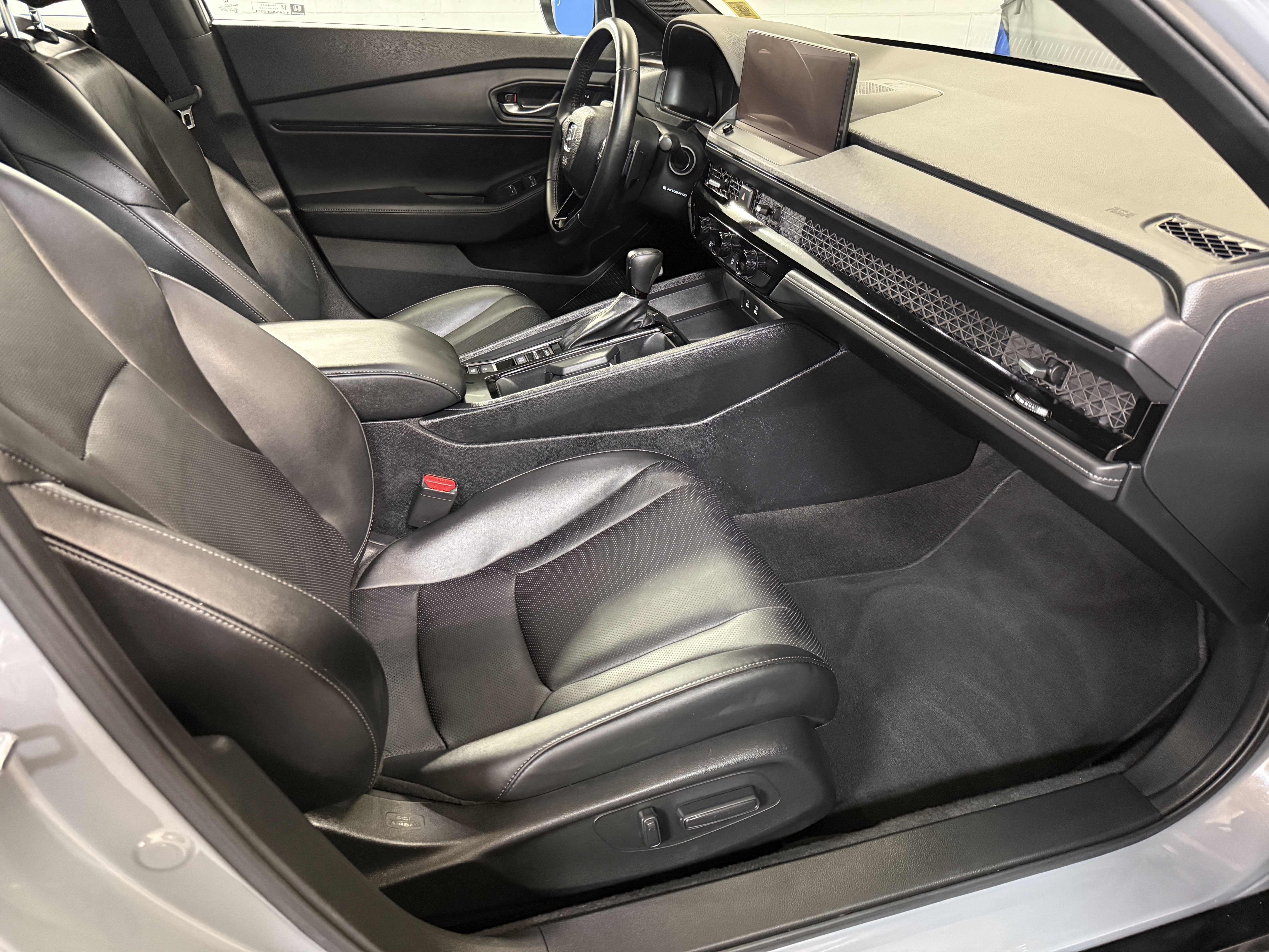 Certified Used 2025 Urban Gray Pearl Honda Sport-L image 24