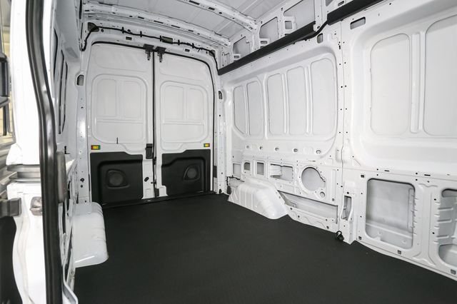 Used 2025  Ford Base image 18