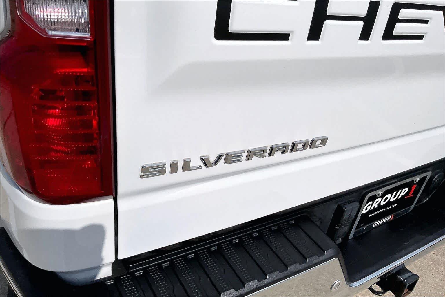 Used 2024 Summit White Chevrolet LT image 30