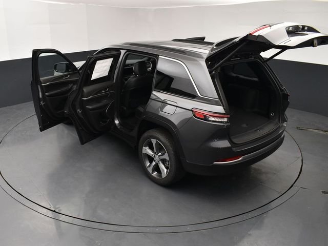 New 2026 Baltic Gray Metallic Clear-Coat Exterior Paint Jeep Limited image 28